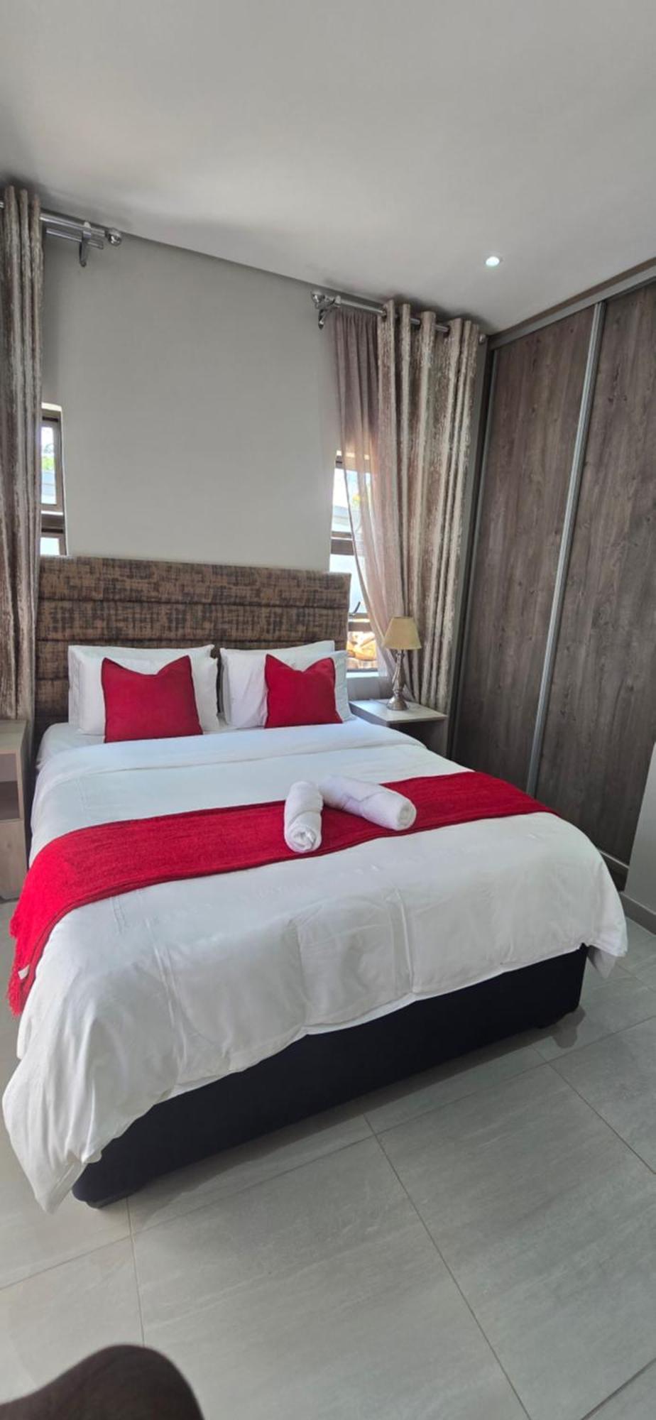 Apartment Executive 2-bedroom Serenity In Wendywood Sandton With Its Own Entrance