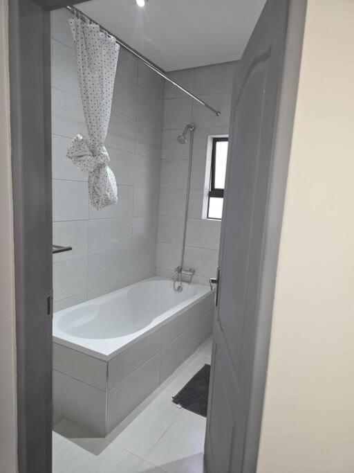 Executive 2-bedroom Serenity In Wendywood Sandton With Its Own Entrance Johannesburg